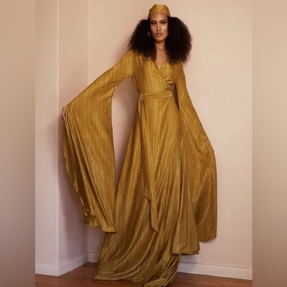 NWOT DIARRABLU Maya Exaggerated Long Sleeve Textured Wrap Dress in Gold Sz 3XL - Picture 1 of 13